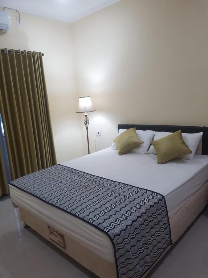 Yogi Homestay Canggu Esterno foto