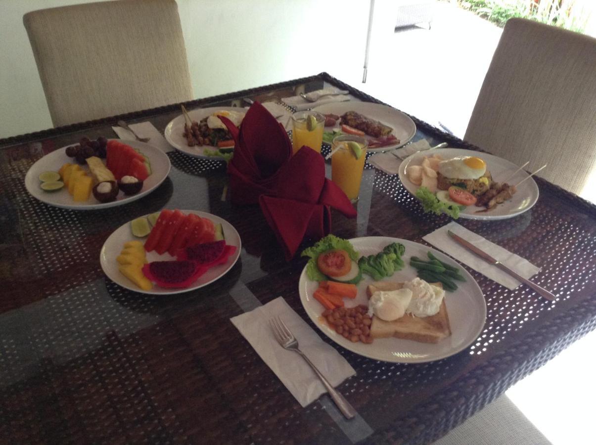 Yogi Homestay Canggu Esterno foto