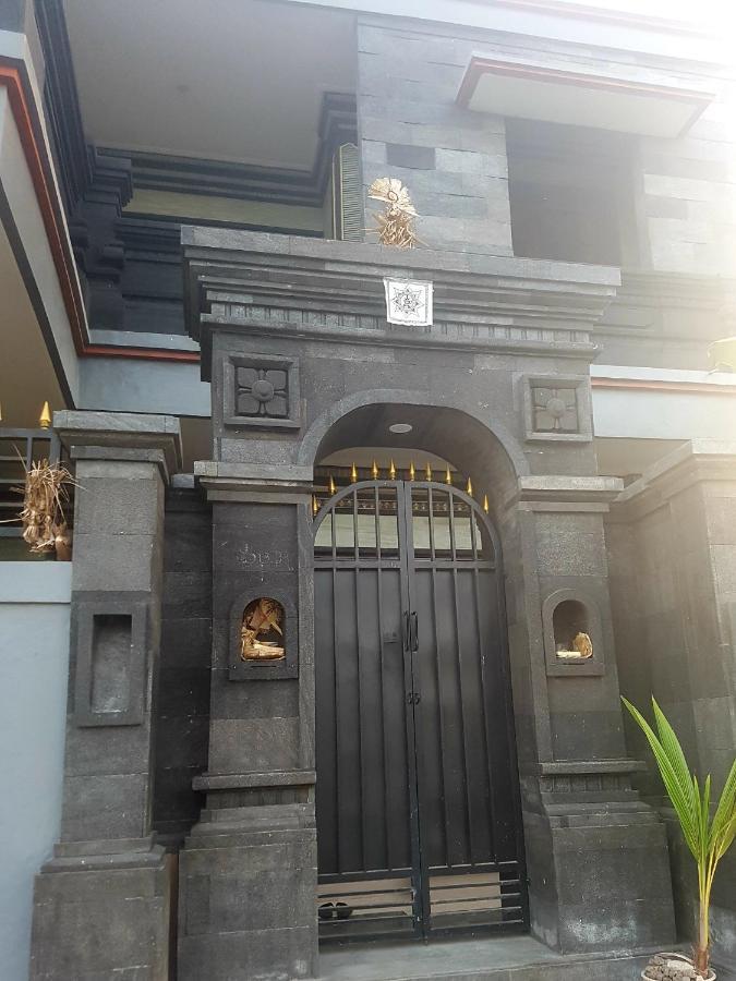 Yogi Homestay Canggu Esterno foto
