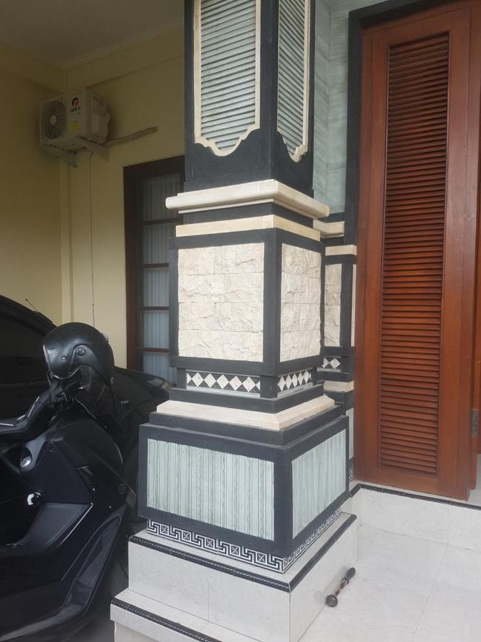 Yogi Homestay Canggu Esterno foto